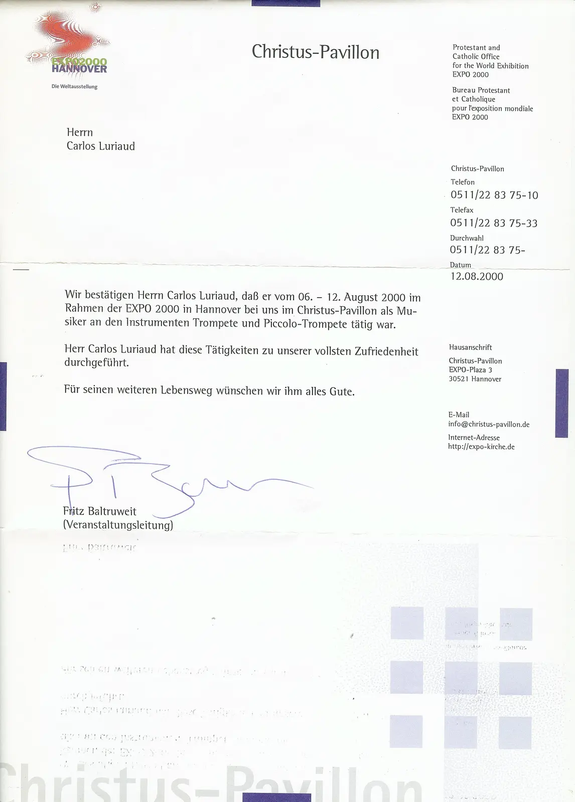 Carta en papel con membrete del Christus-Pavillon y el logo de EXPO 2000 Hannover, que certifica la actuación de un músico entre el 6 y el 12 de agosto de 2000, firmada a mano