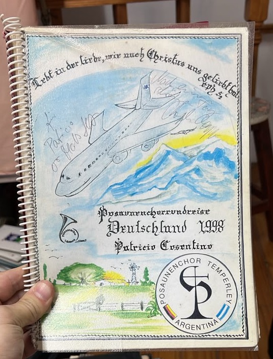 Tapa ilustrada a mano del cuadernillo de la gira Deutschland 1998, ejemplar de Patricio Cosentino