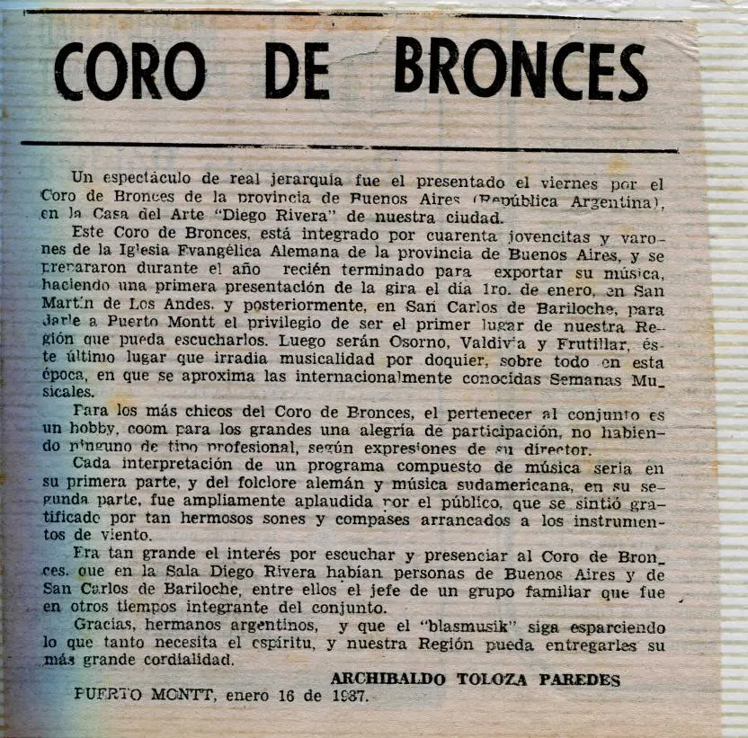 Recorte de diario chileno titulado CORO DE BRONCES en tipografía grande, con una reseña del concierto firmada por Archibaldo Toloza Paredes en Puerto Montt, enero de 1987