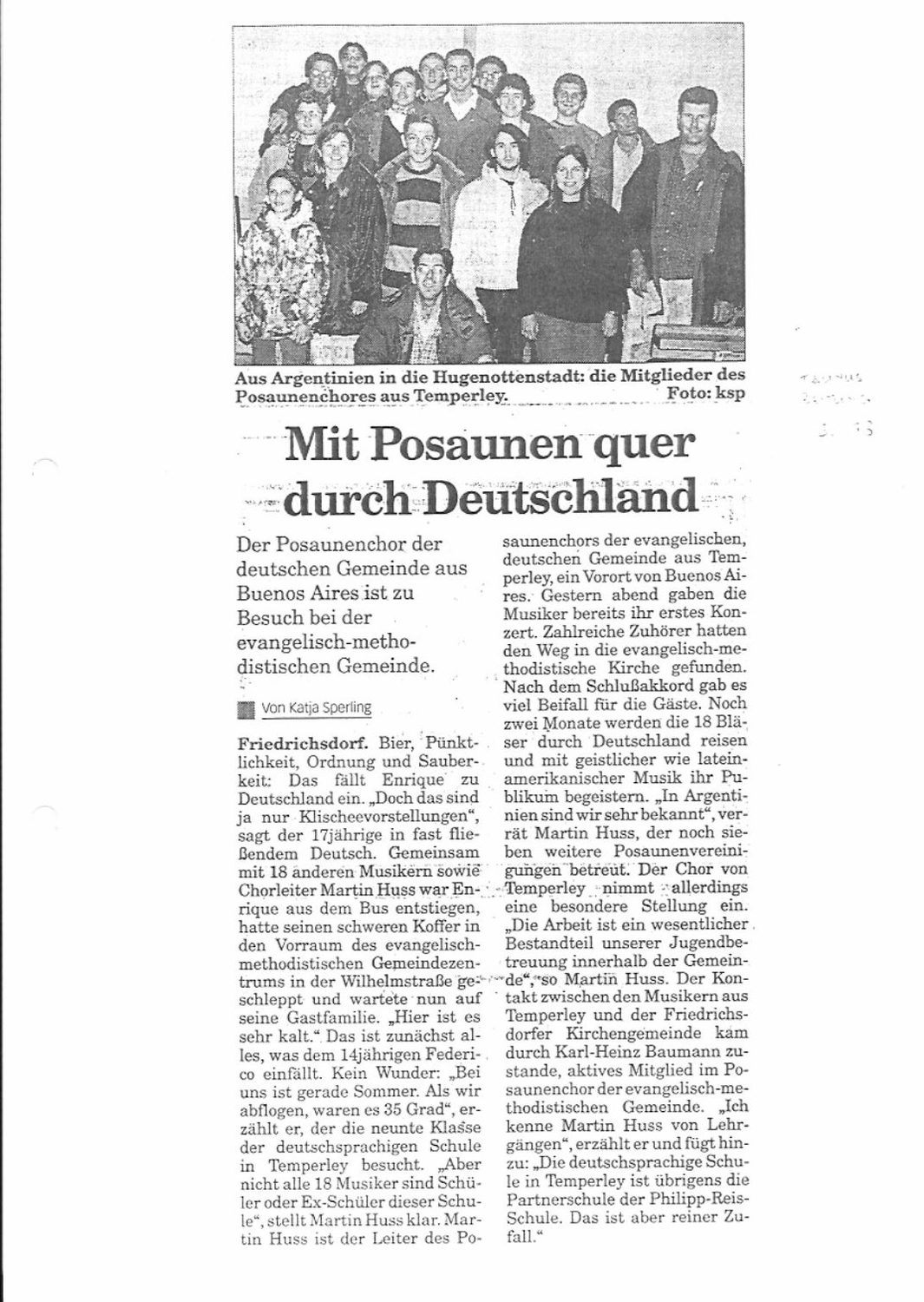 Taunus Zeitung · Friedrichsdorf, enero: «Mit Posaunen quer durch Deutschland», por Katja Sperling. La llegada: Enrique (17) y Federico (14) bajando de