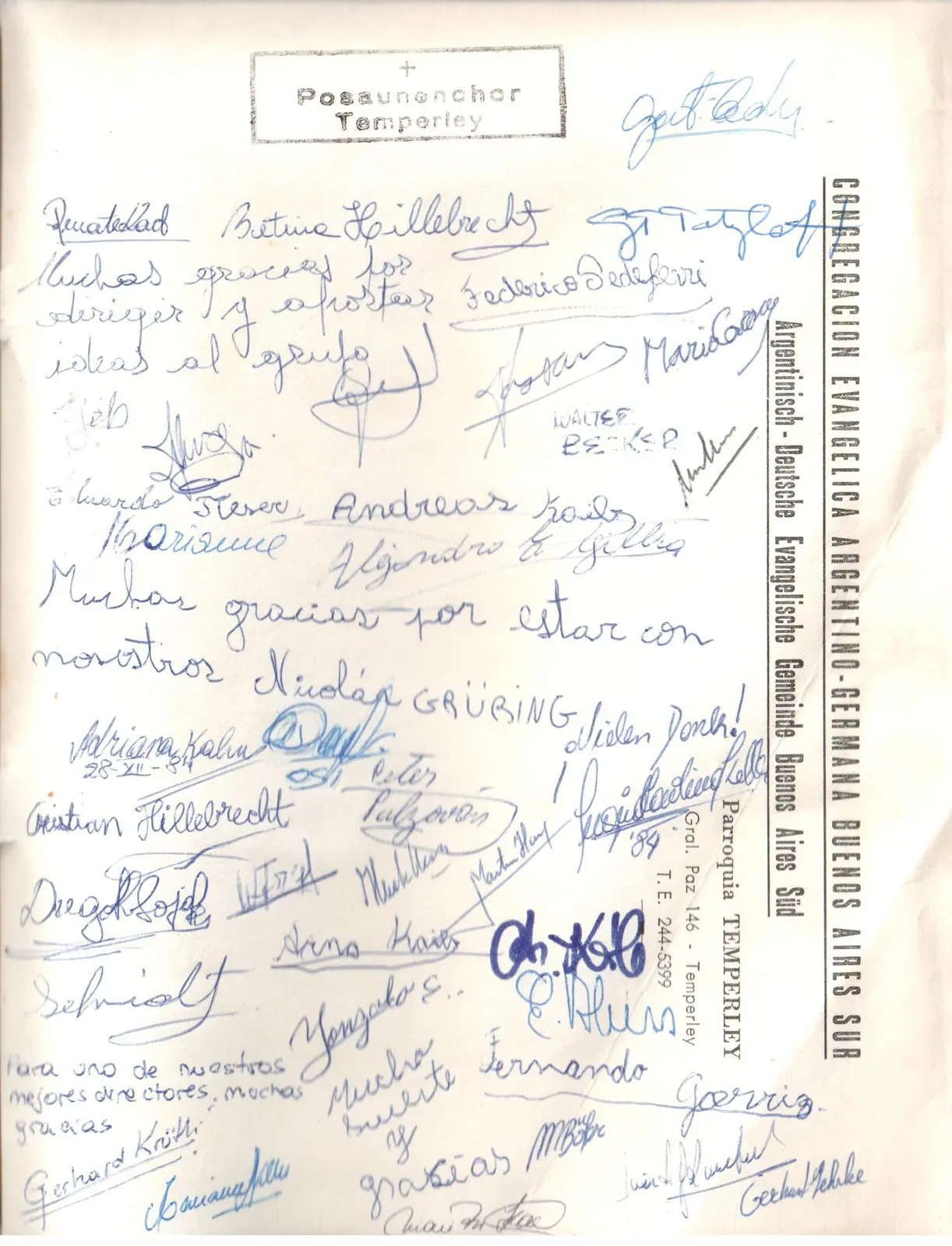 Hoja con membrete de la parroquia cubierta de firmas y dedicatorias manuscritas en tinta azul, con una de ellas fechada 28-XII-84
